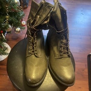 MizMooz Size 12 Women Green combat boots. Never worn.